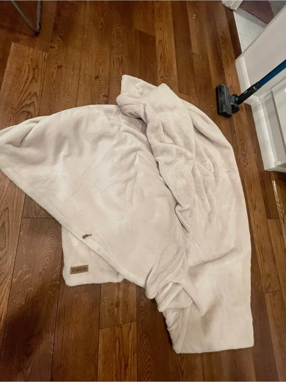 UnHide Cream Plush Sherpa Throw Blanket